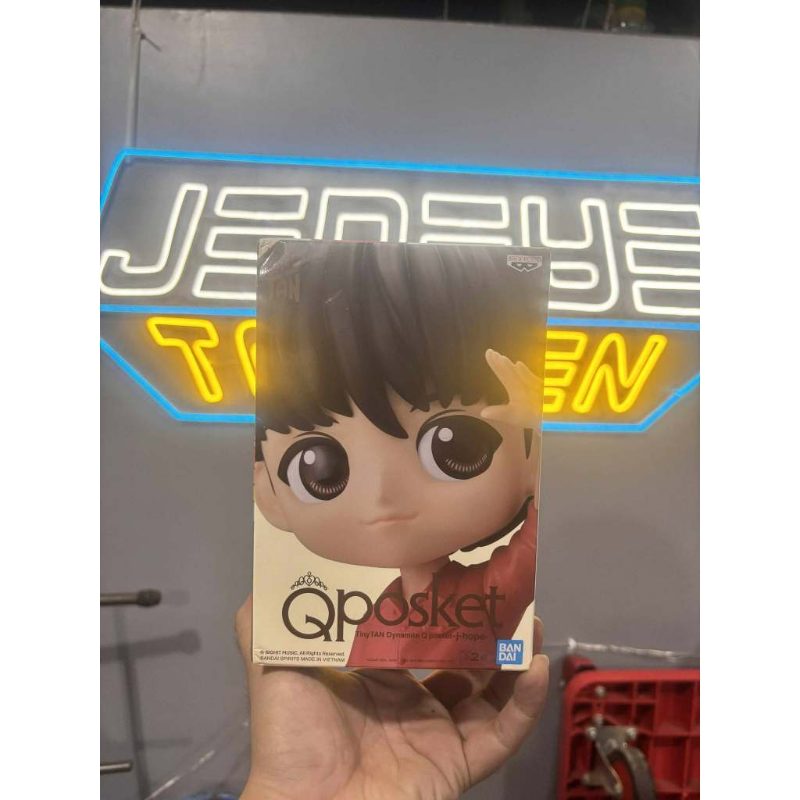 BTS TinyTan Qposket Dynamite J-Hope Ver. A