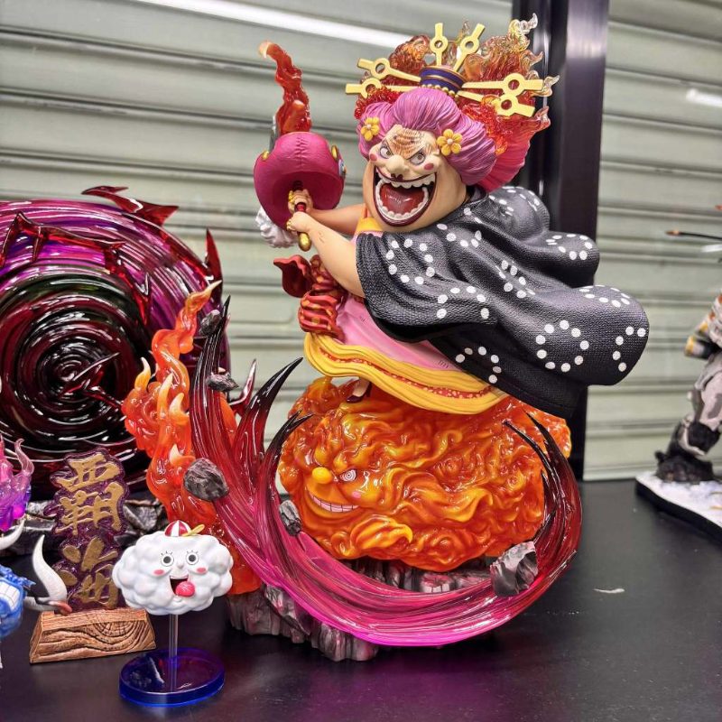 Big Mom Version 2 Deluxe Edition MEGA WCF Scale (Resin)